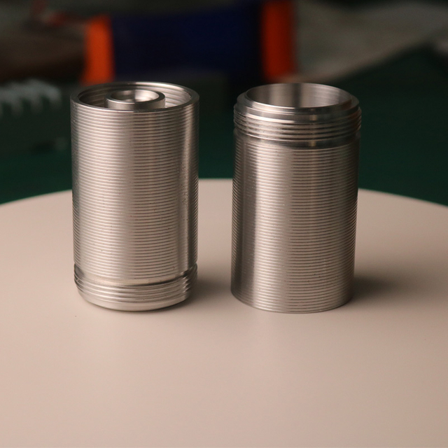 सर्कुलर थ्रेडेड पार्ट्स के लिए सीएनसी खराद मशीनिंग सेवाएँ